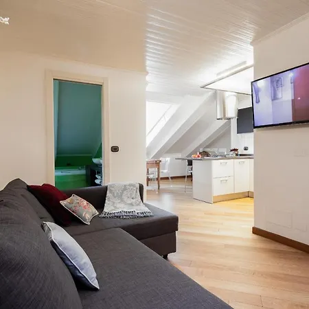 Apartament L'attico Delle Grottesche Cir *